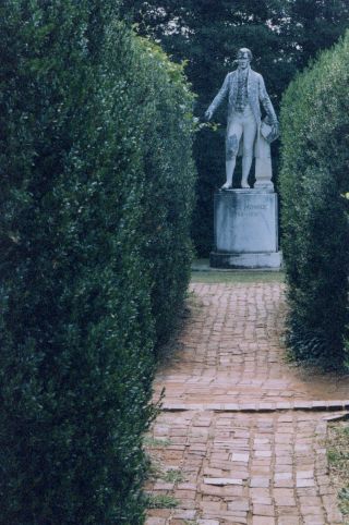 Piccirilli scultpure of Monroe